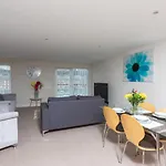 Marina View Apartment